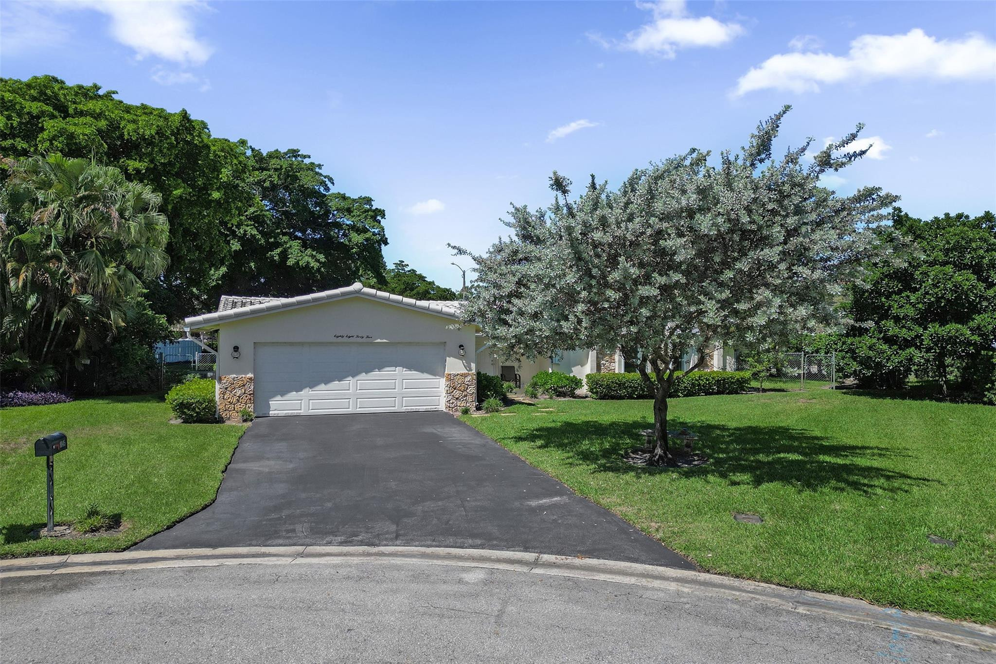8845 NW 29th Place