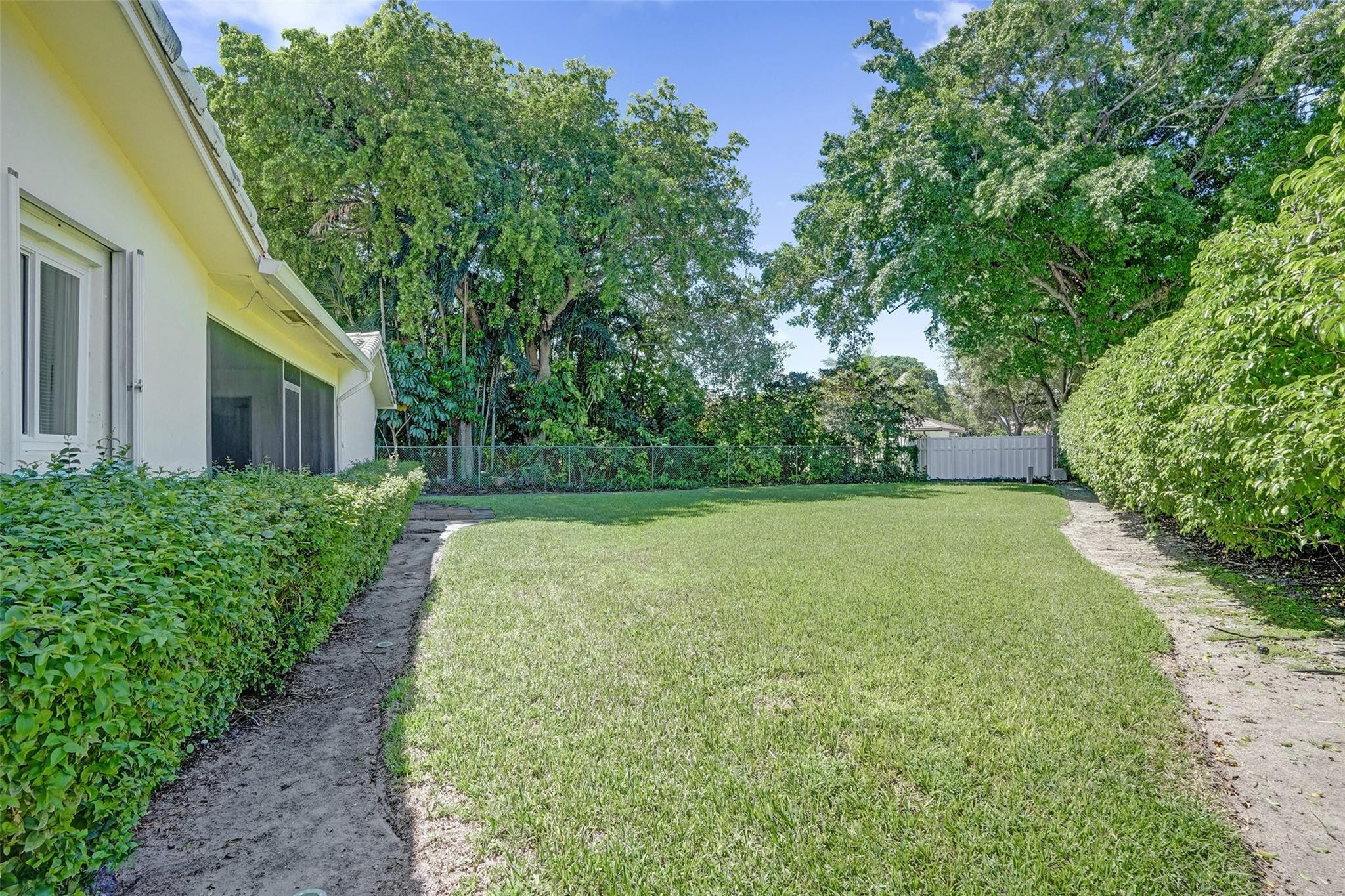 8845 NW 29th Place