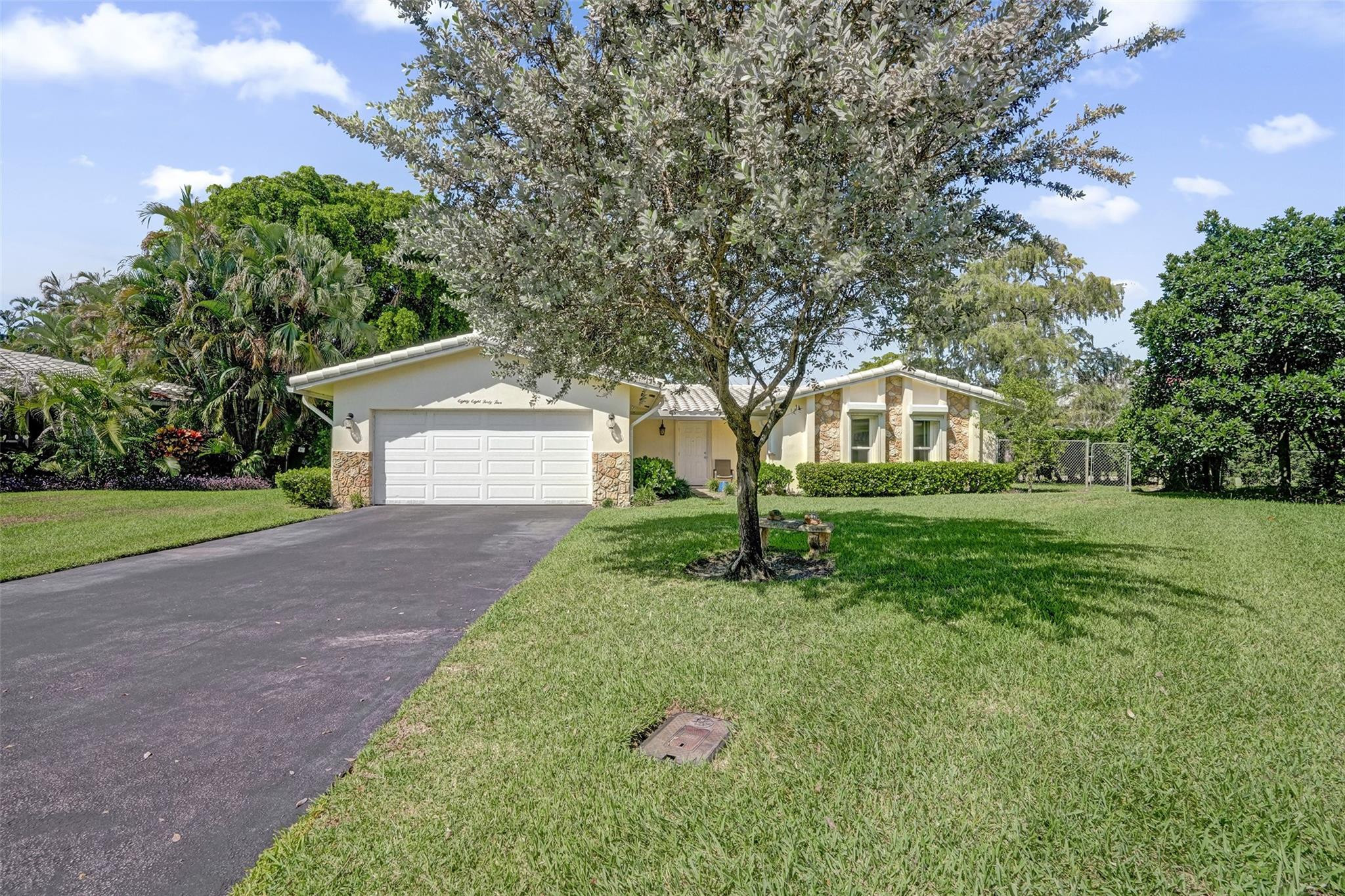 8845 NW 29th Place