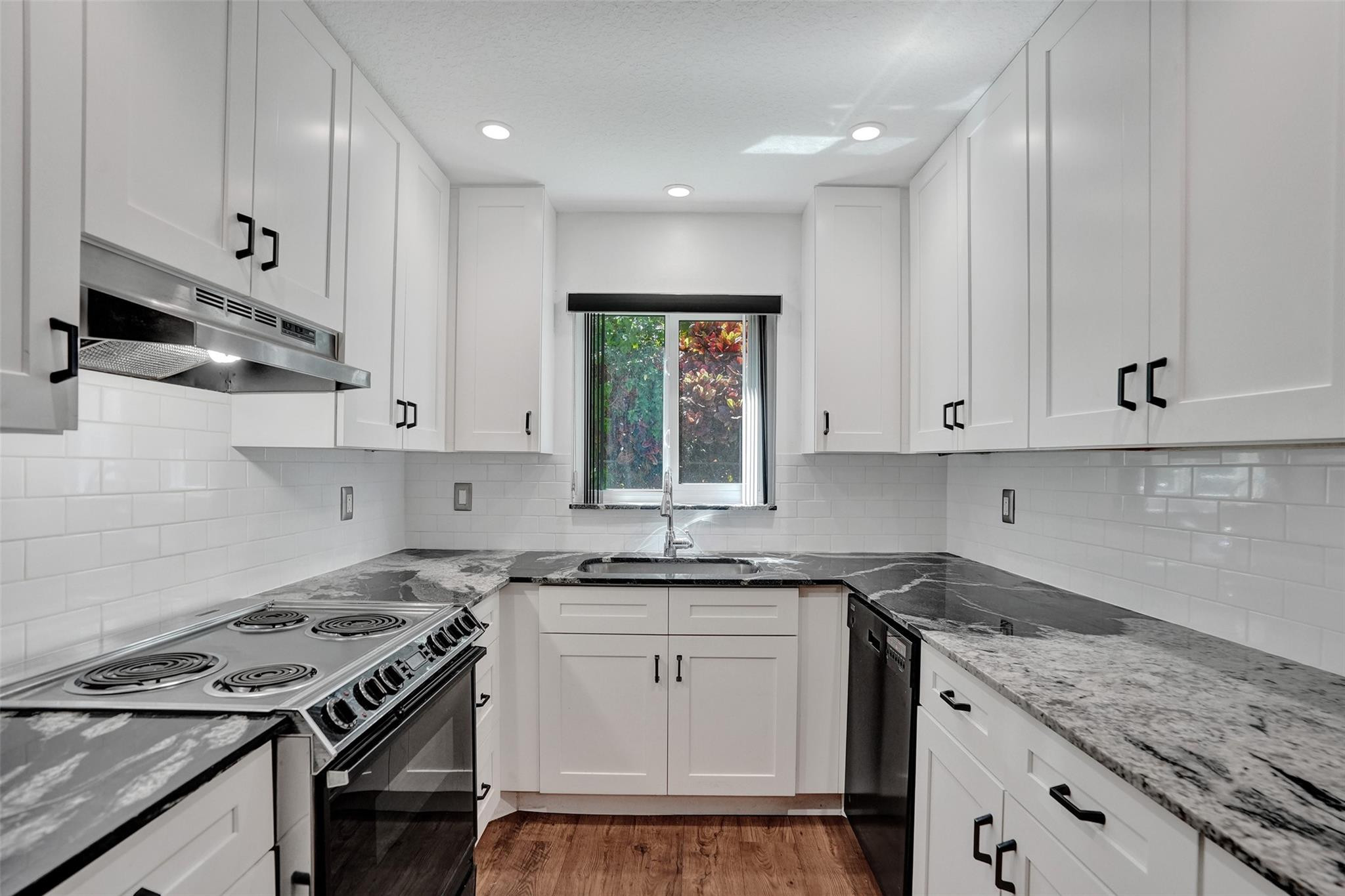 8845 NW 29th Place