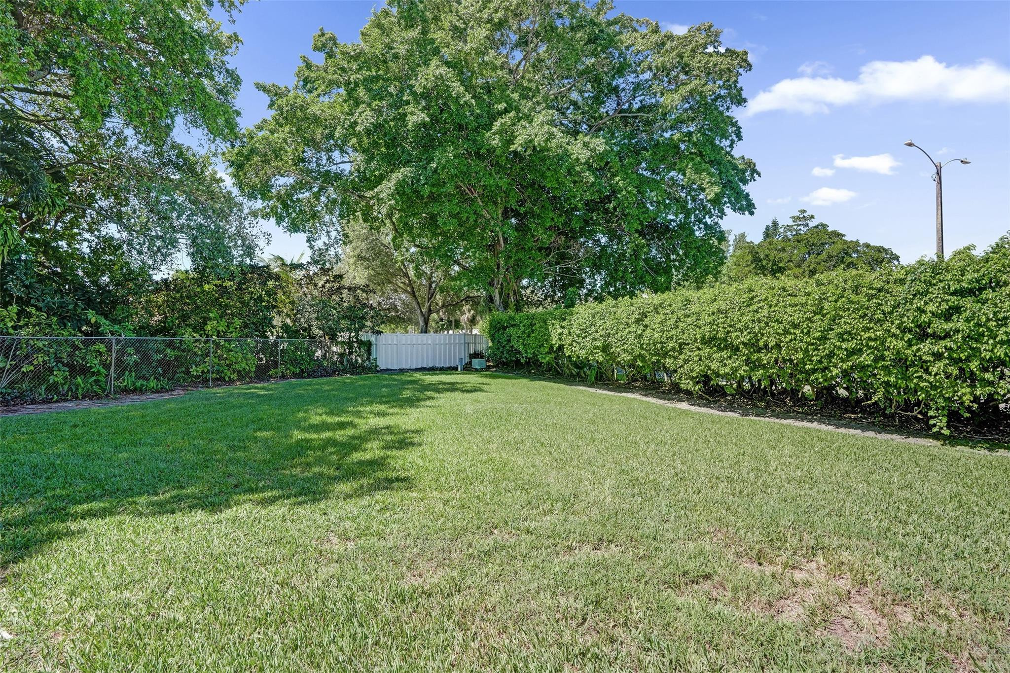 8845 NW 29th Place
