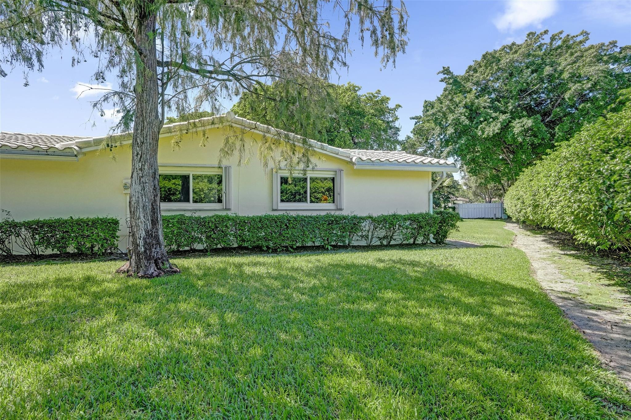 8845 NW 29th Place