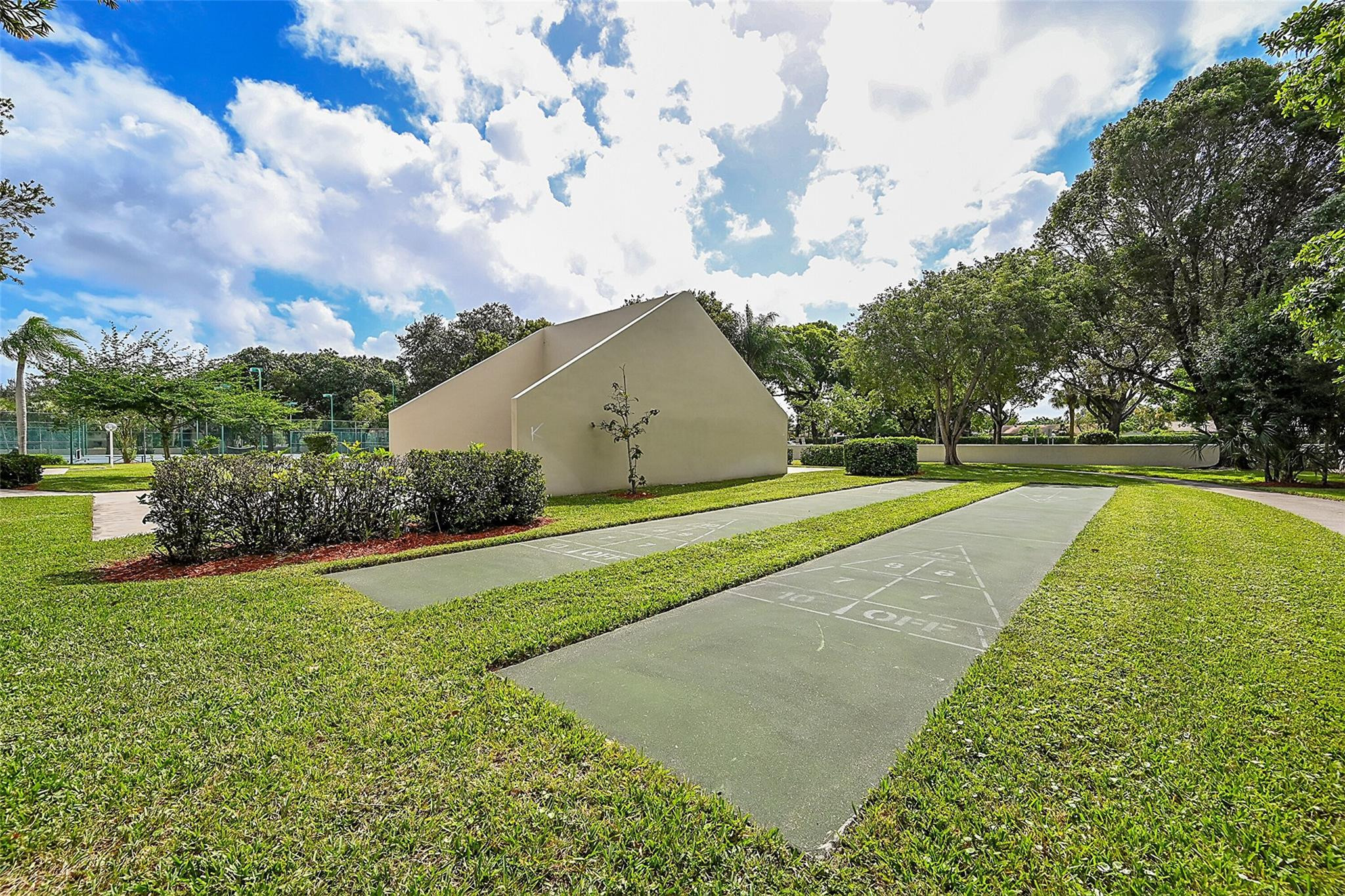 719 Gardens Drive 201
