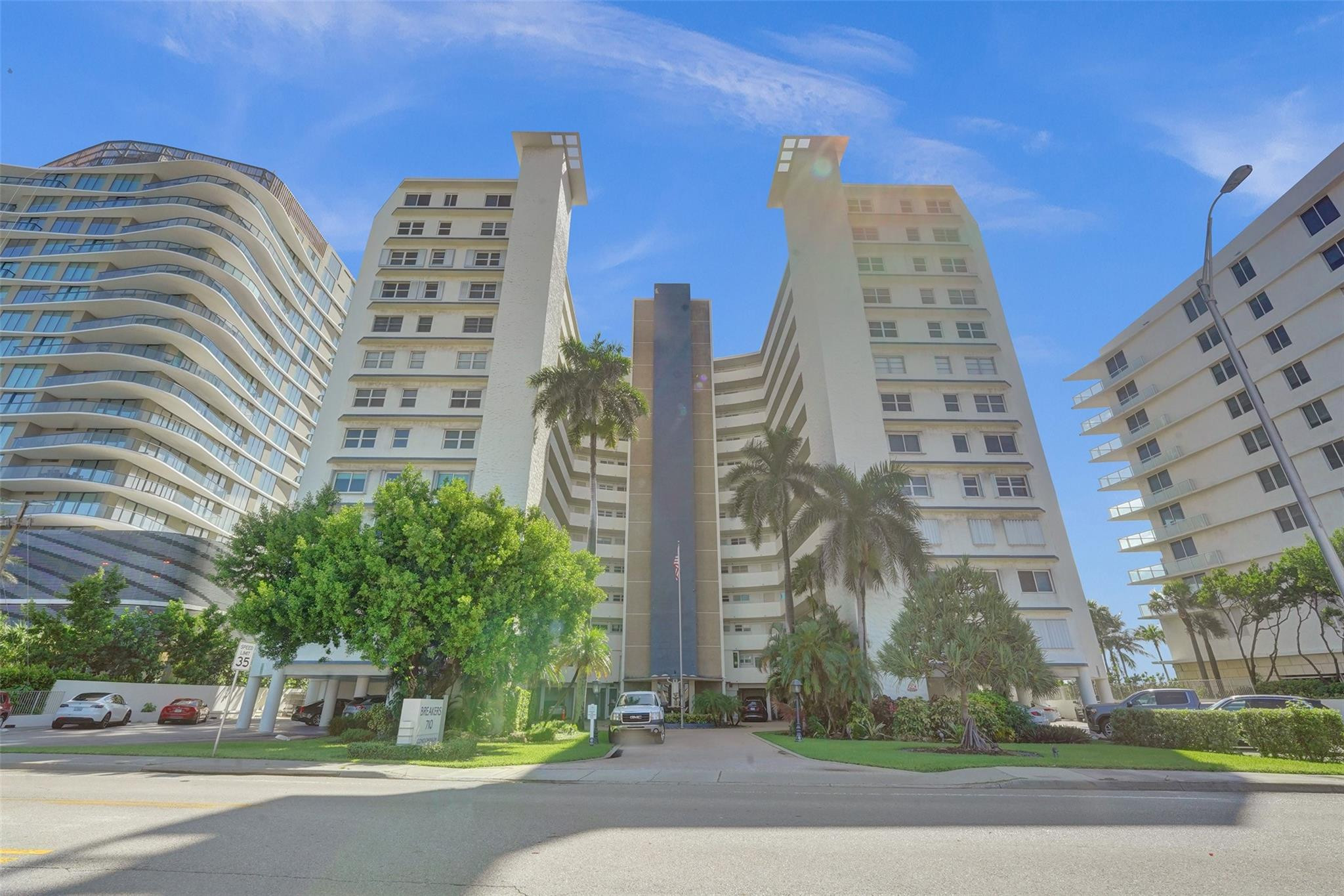 710 N Ocean Bl 910