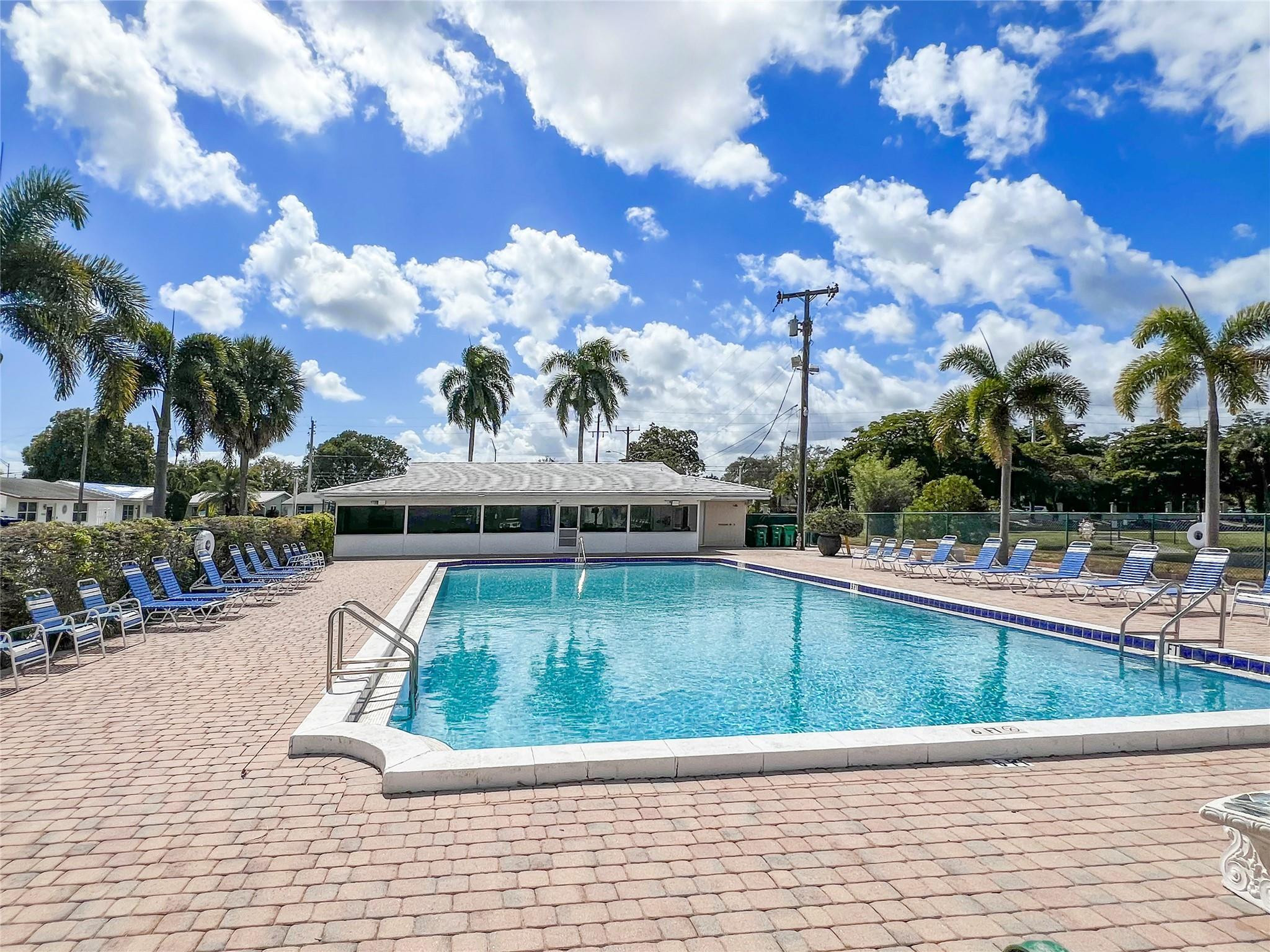 4560 NW 17th Terrace