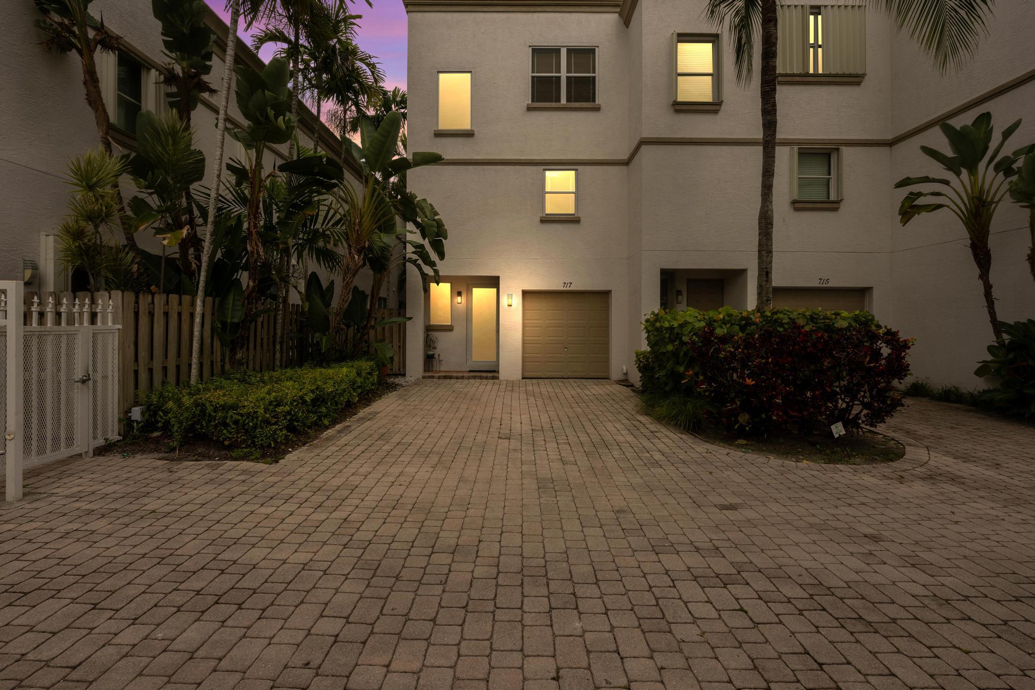 717 SW 4th Avenue