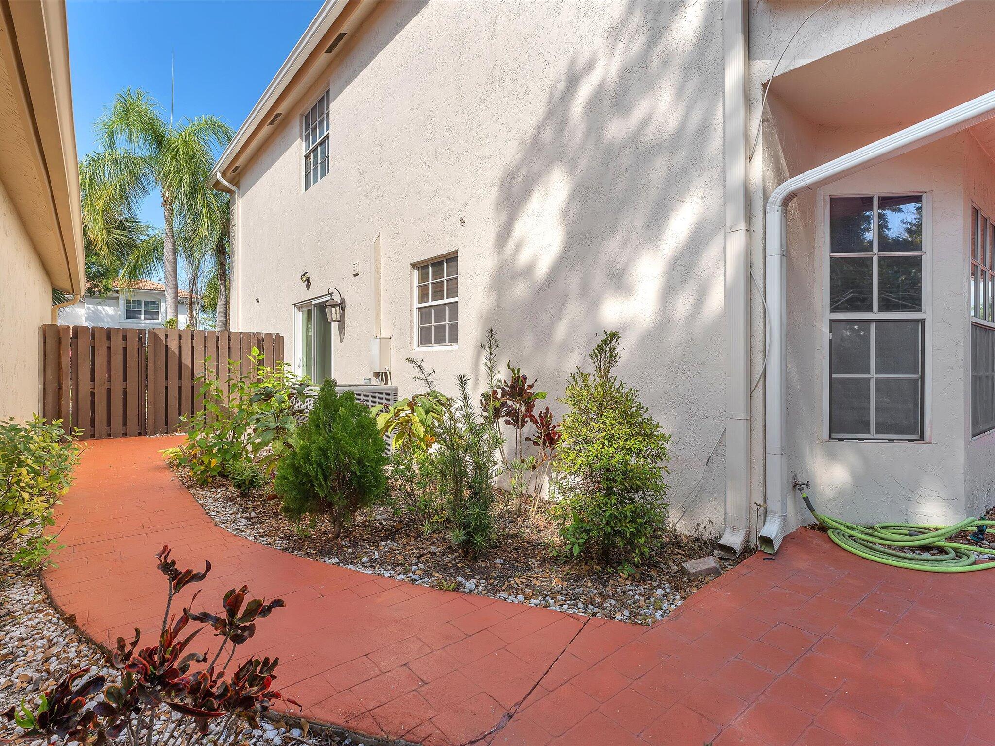 7456 NW 25th Street