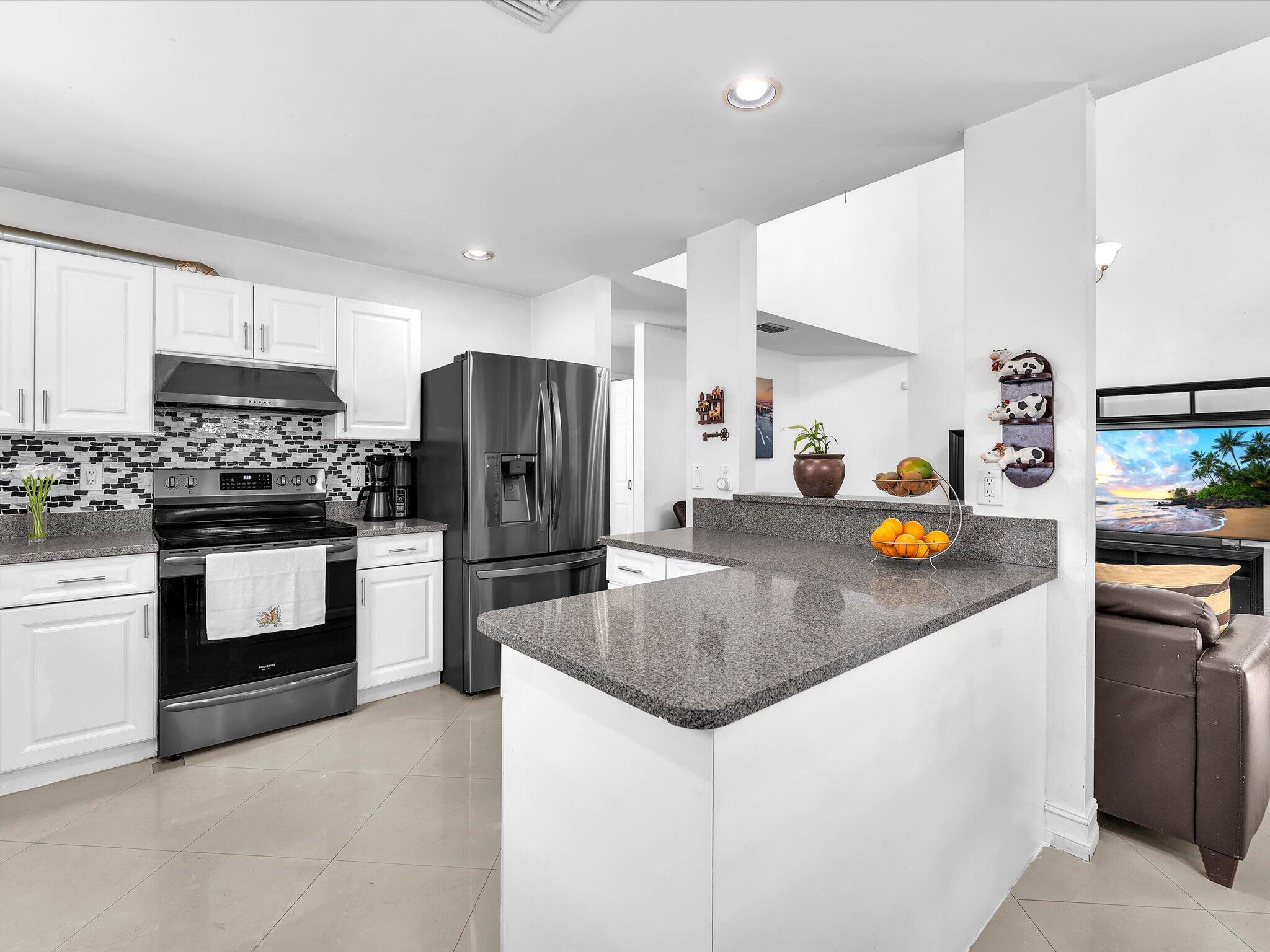 7456 NW 25th Street