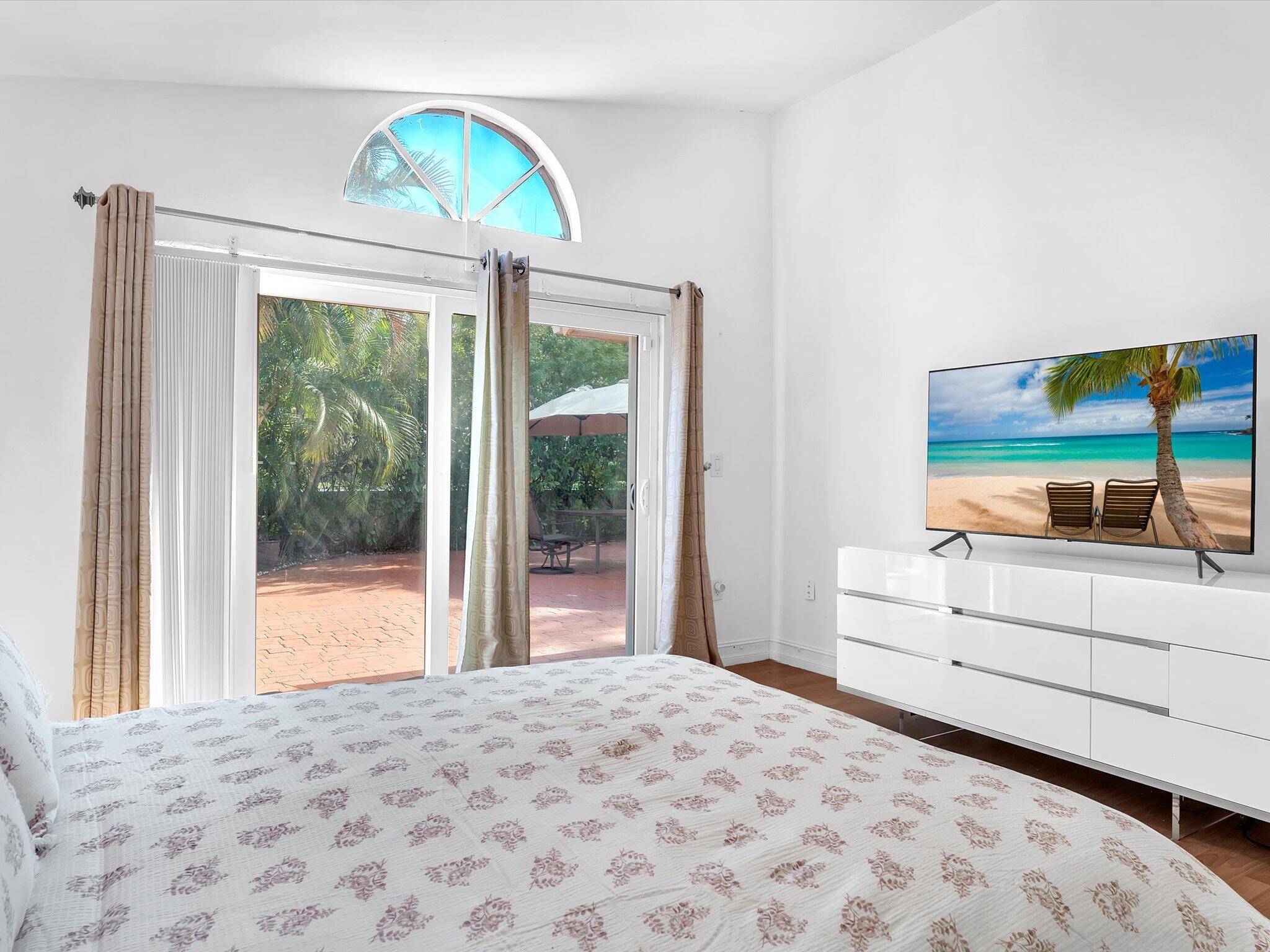 7456 NW 25th Street