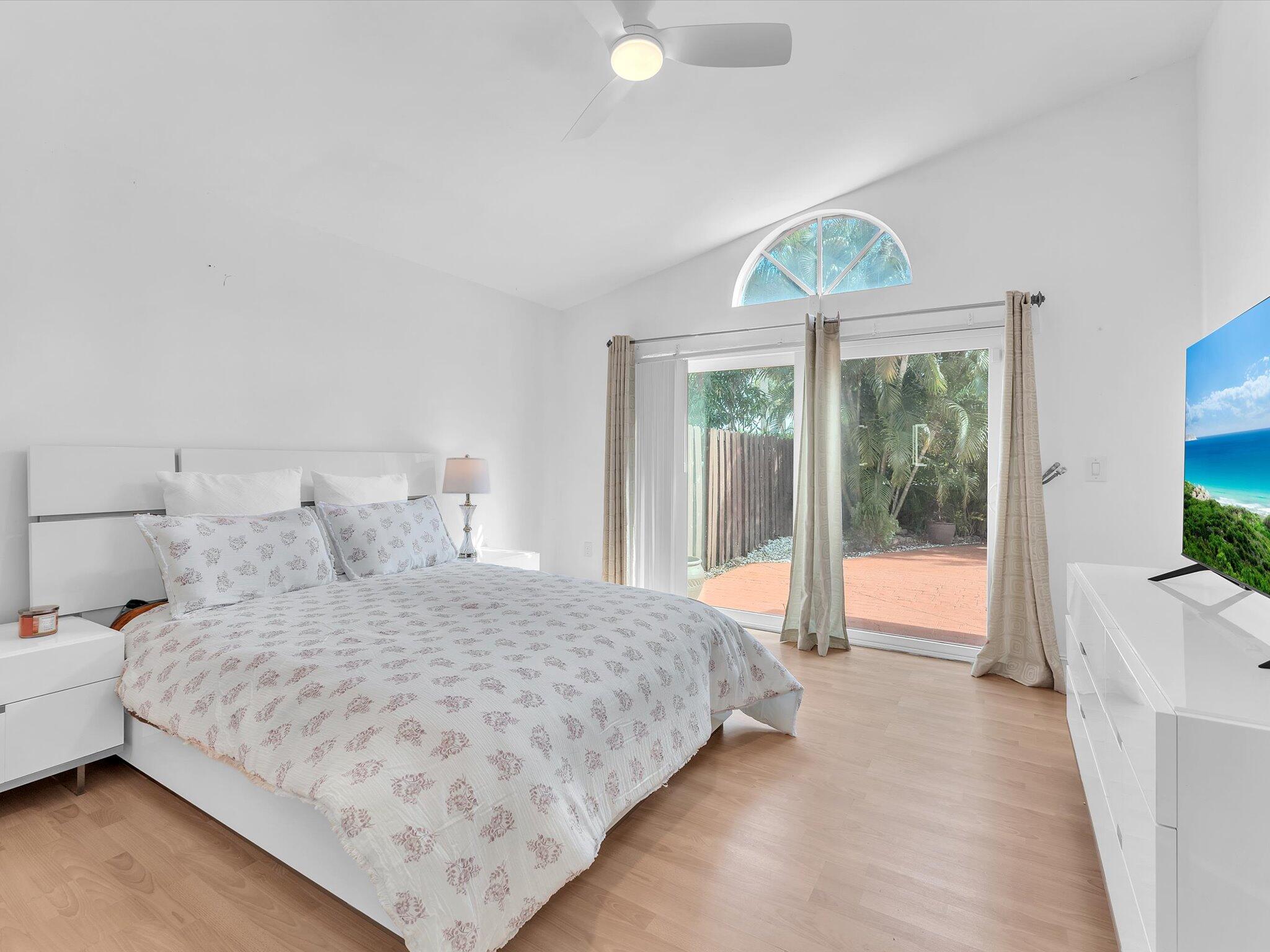 7456 NW 25th Street