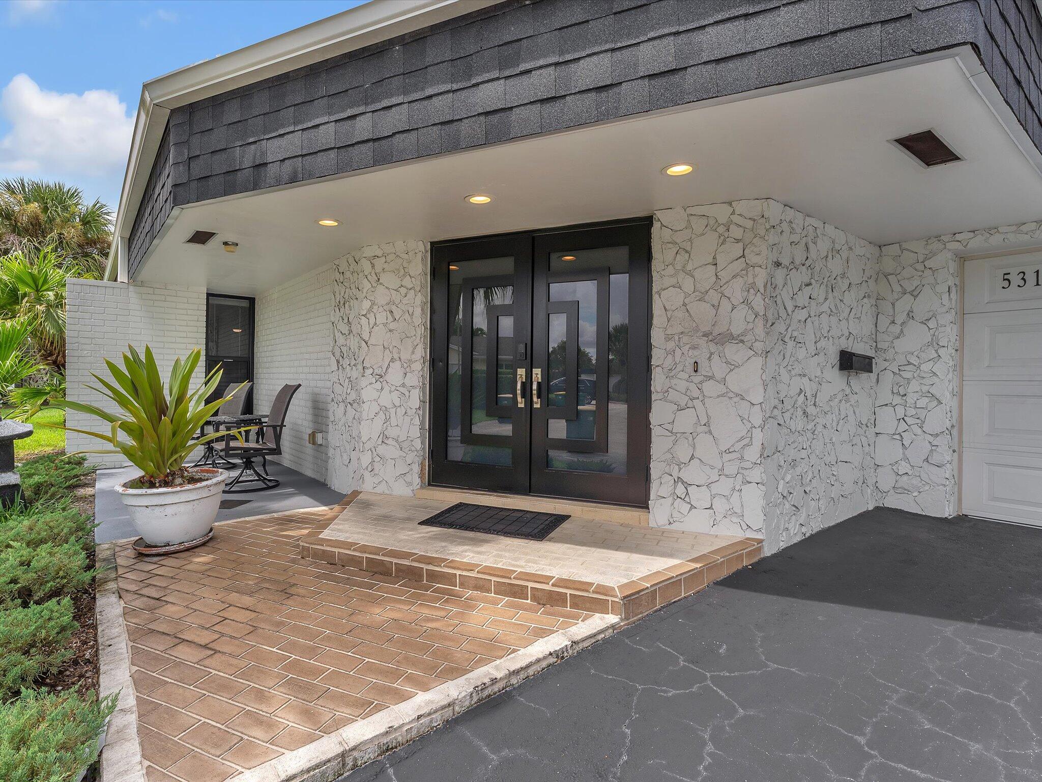 5310 Mango Circle