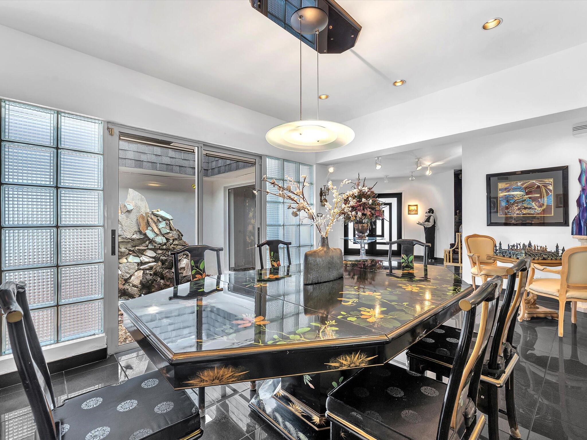 5310 Mango Circle