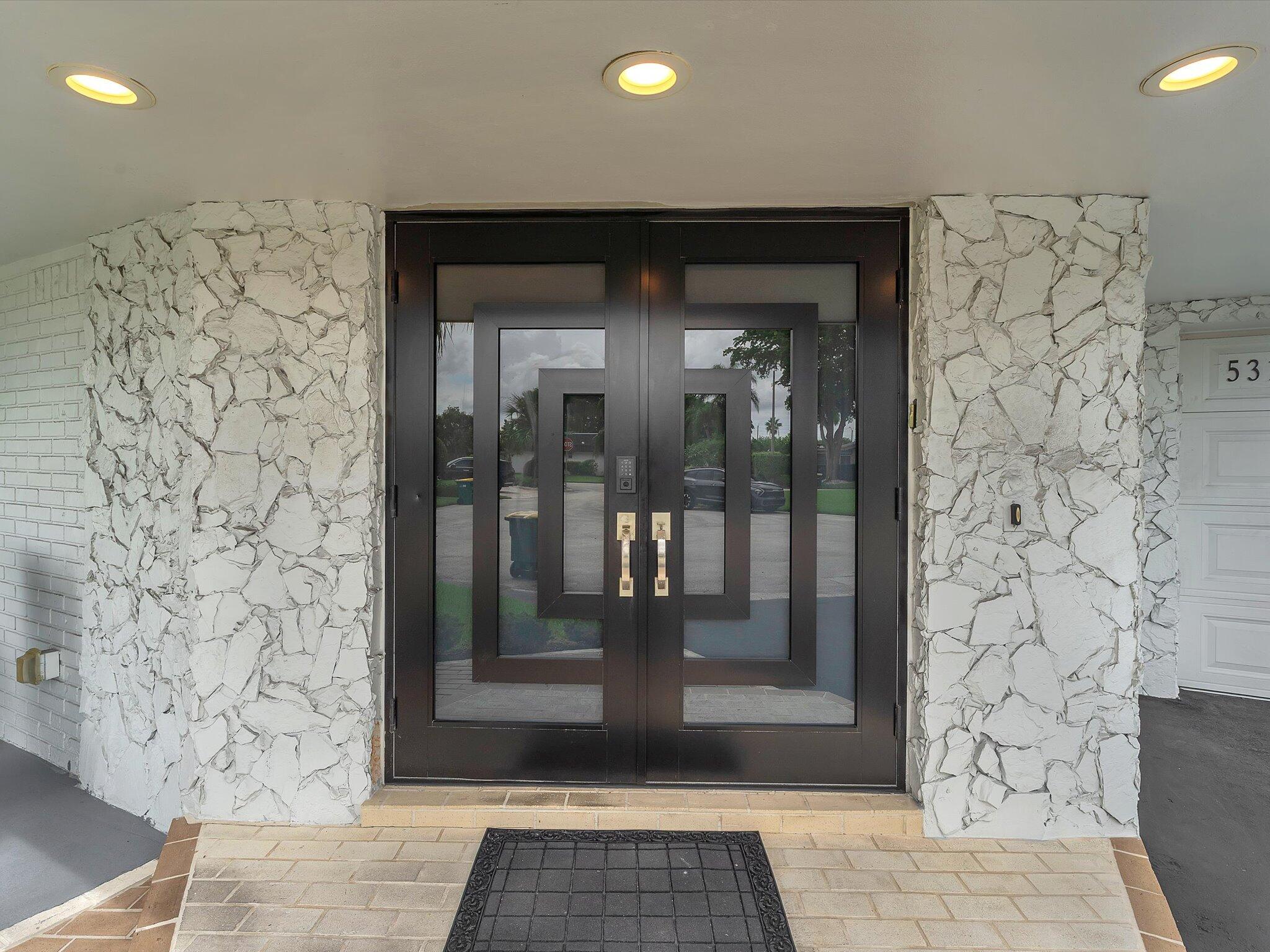 5310 Mango Circle
