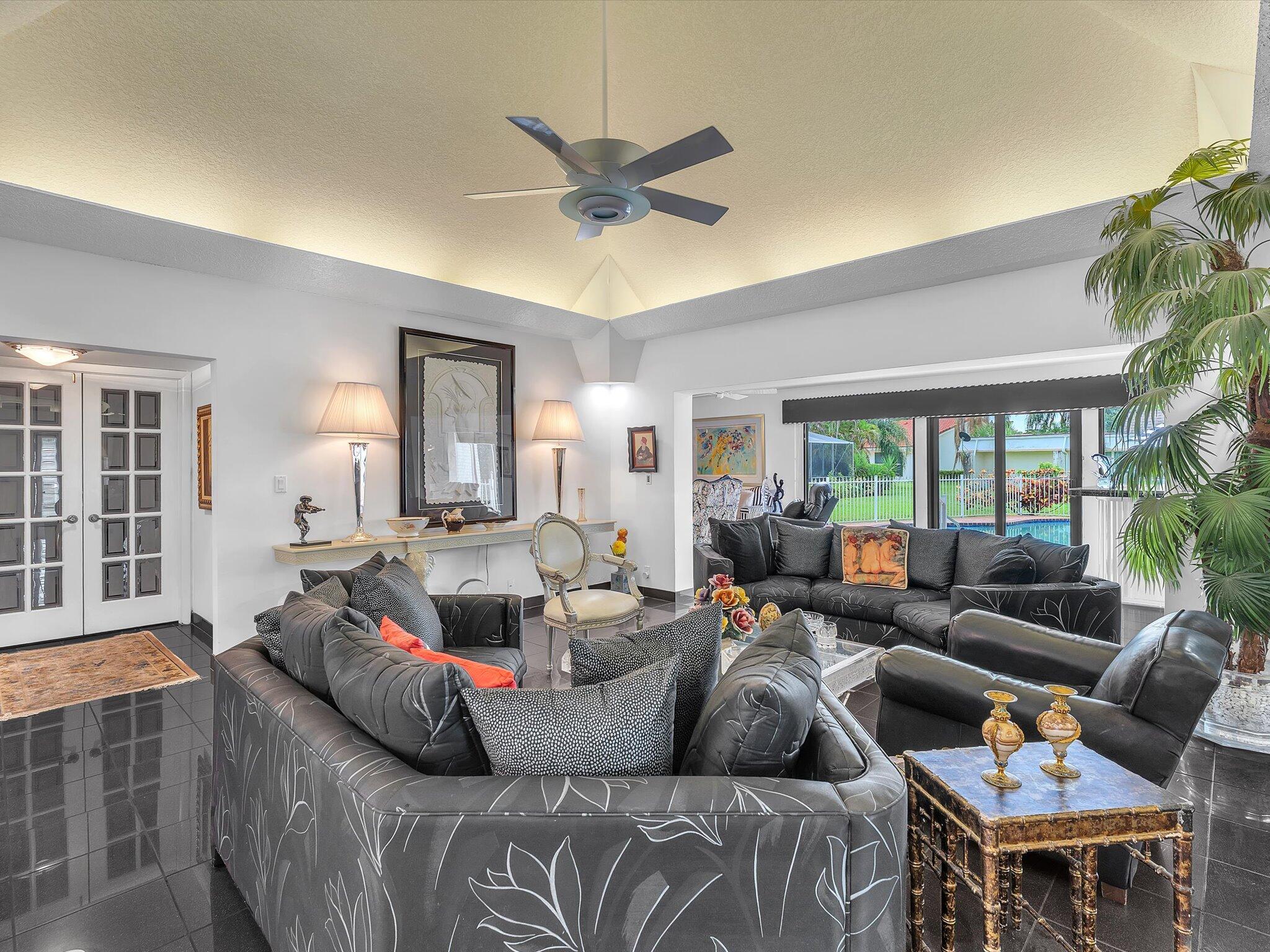 5310 Mango Circle