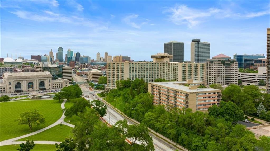 2525 Main Street Unit: 301