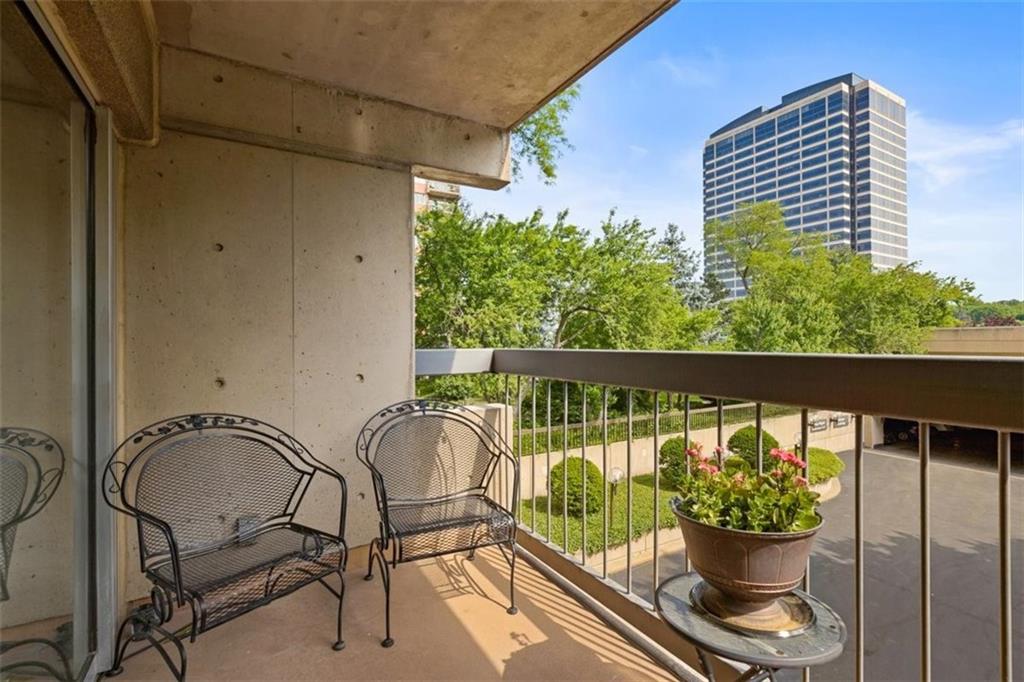 2525 Main Street Unit: 301