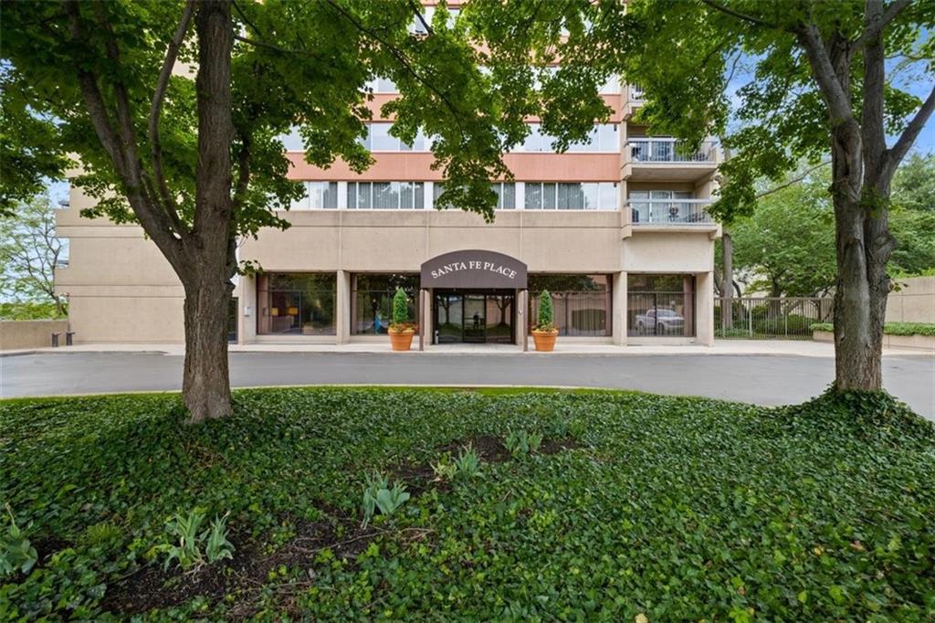 2525 Main Street Unit: 301