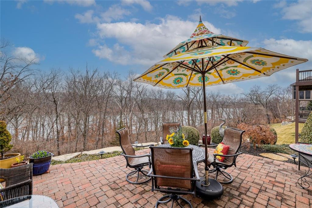 6315 Edgewater Drive