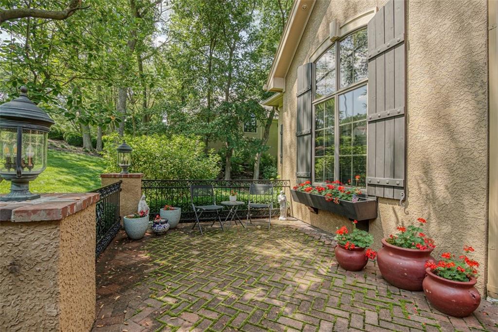 4406 N Mulberry Drive