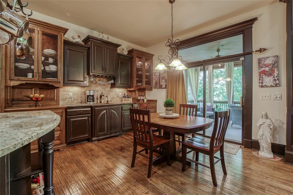 4406 N Mulberry Drive