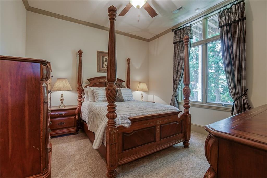 4406 N Mulberry Drive