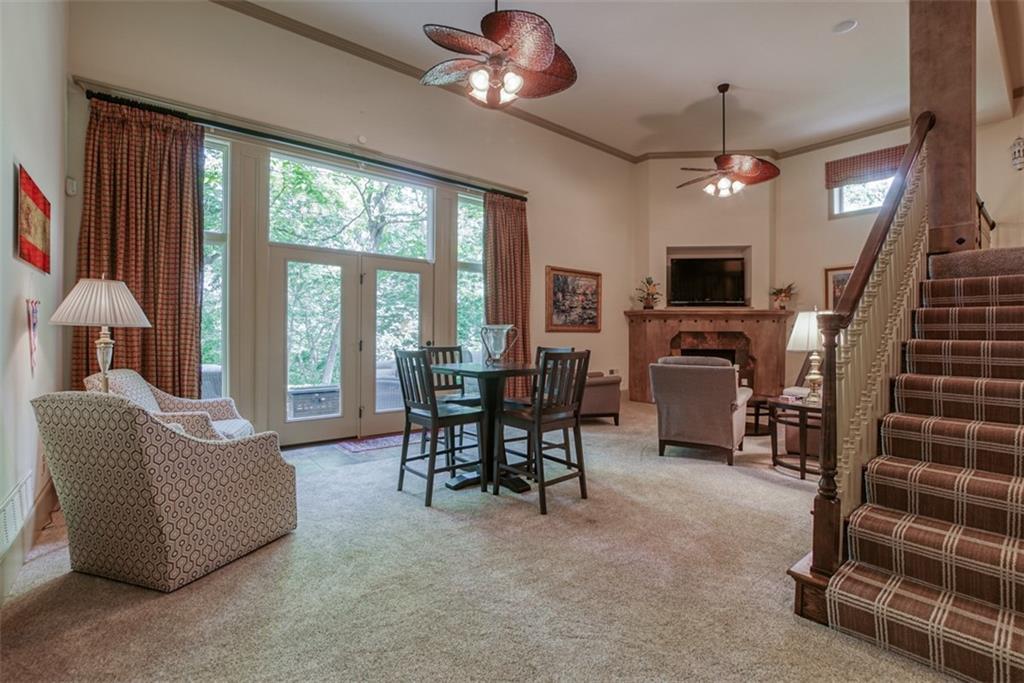 4406 N Mulberry Drive