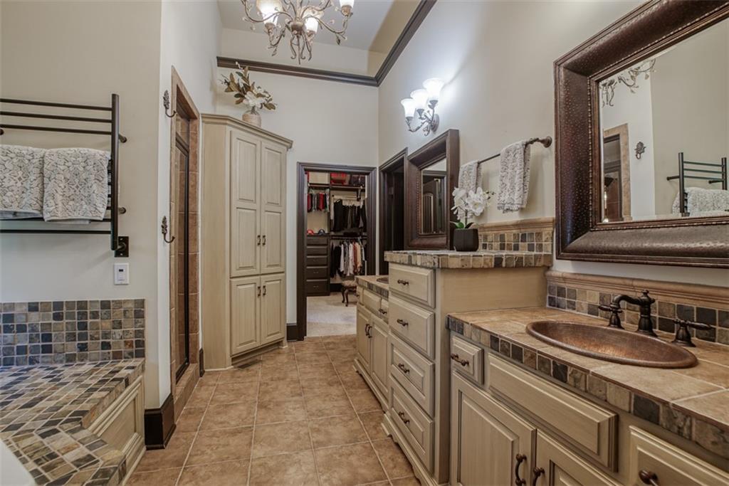 4406 N Mulberry Drive