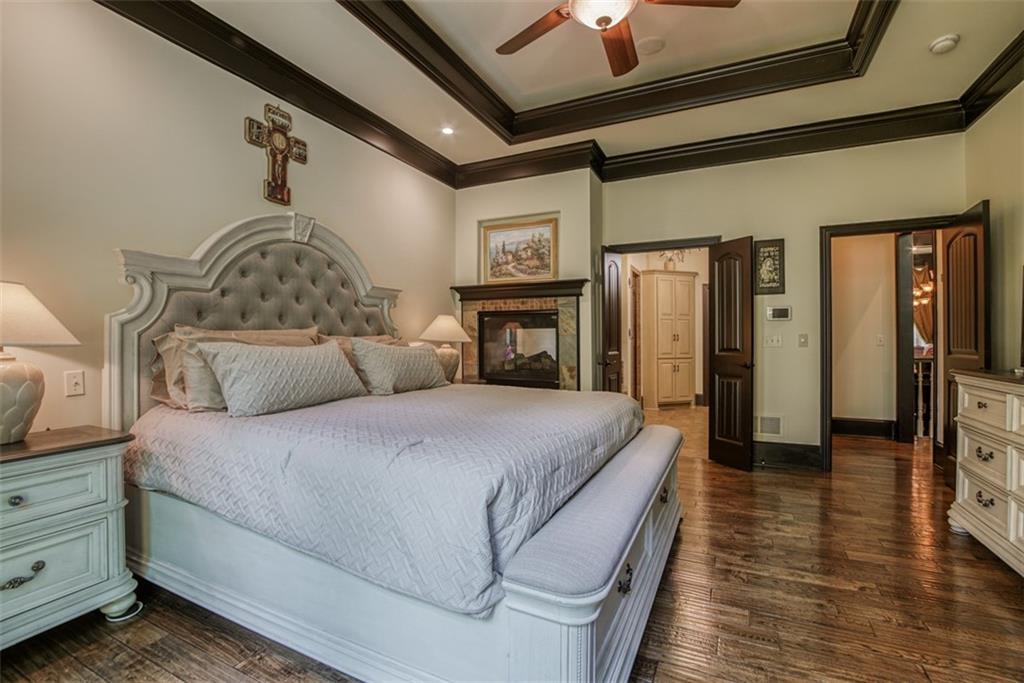 4406 N Mulberry Drive