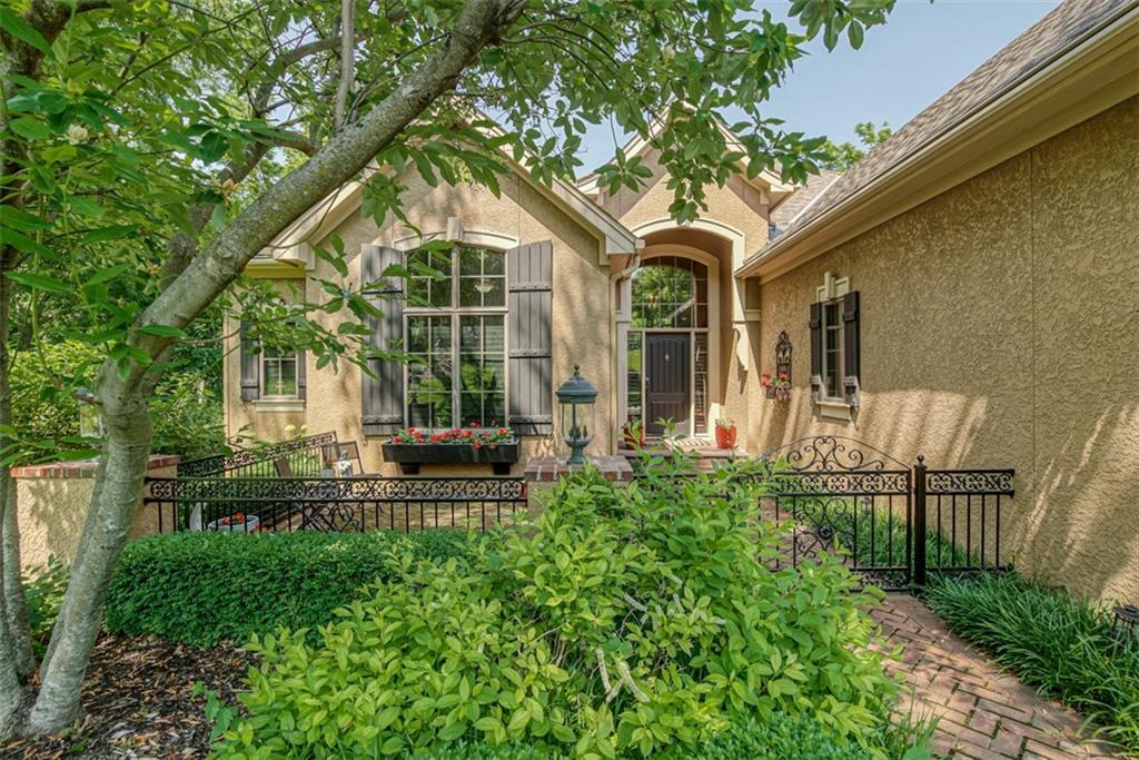 4406 N Mulberry Drive