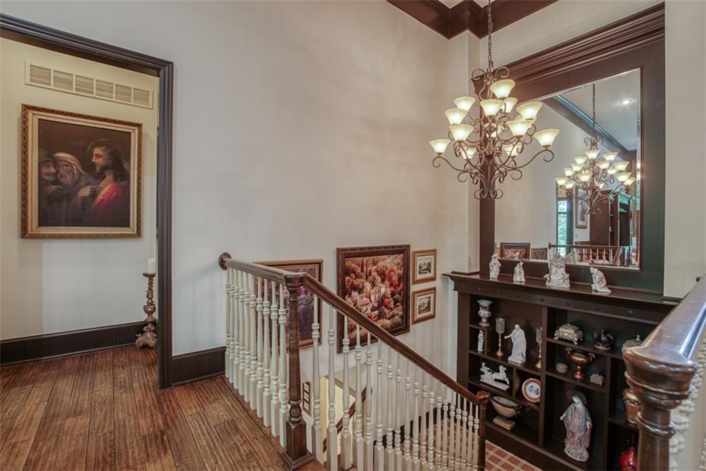 4406 N Mulberry Drive