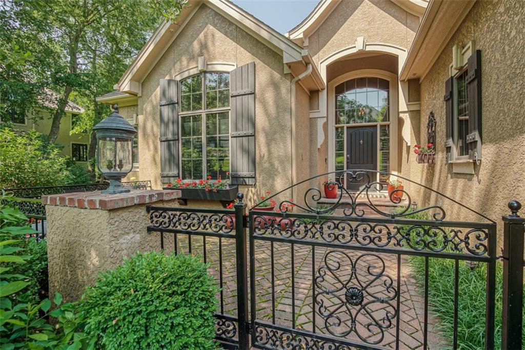 4406 N Mulberry Drive