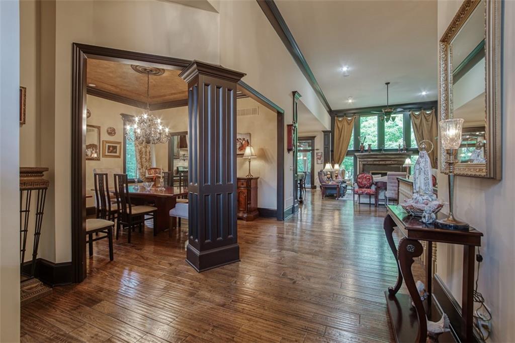 4406 N Mulberry Drive