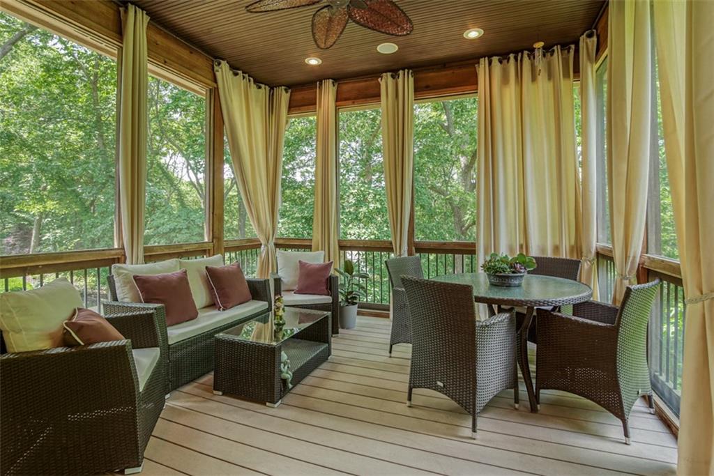 4406 N Mulberry Drive