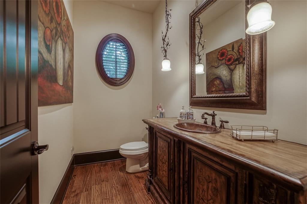 4406 N Mulberry Drive