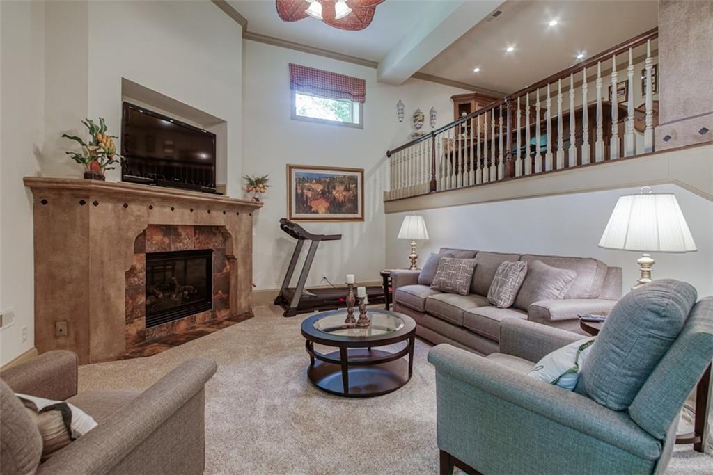 4406 N Mulberry Drive