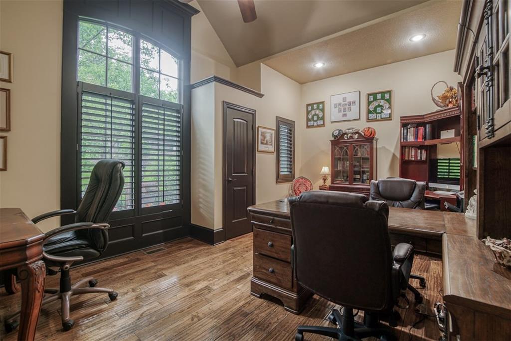 4406 N Mulberry Drive