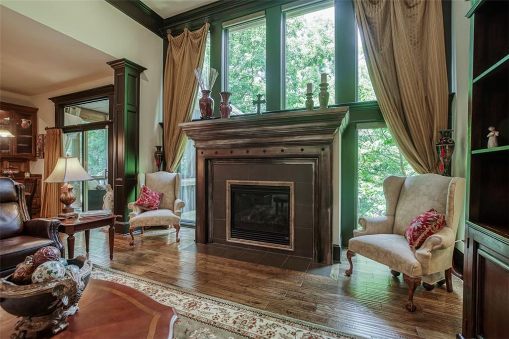 4406 N Mulberry Drive