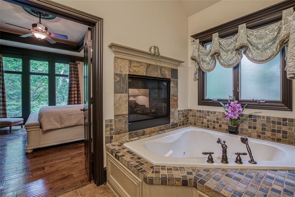 4406 N Mulberry Drive