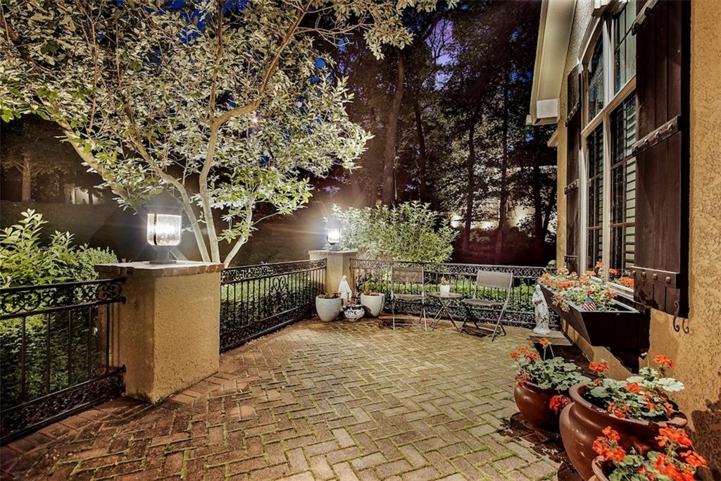 4406 N Mulberry Drive