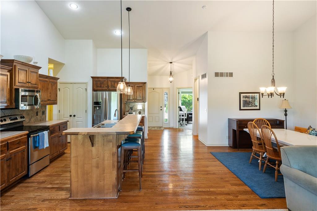 9702 N Smalley Avenue