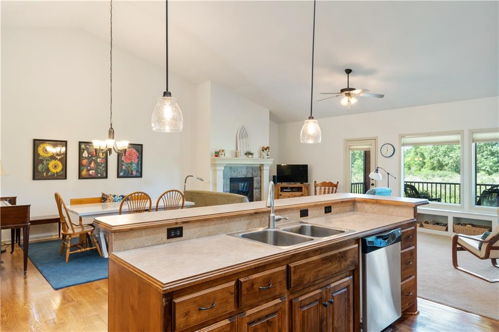 9702 N Smalley Avenue