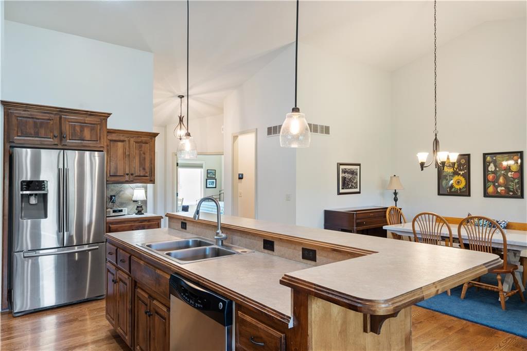 9702 N Smalley Avenue