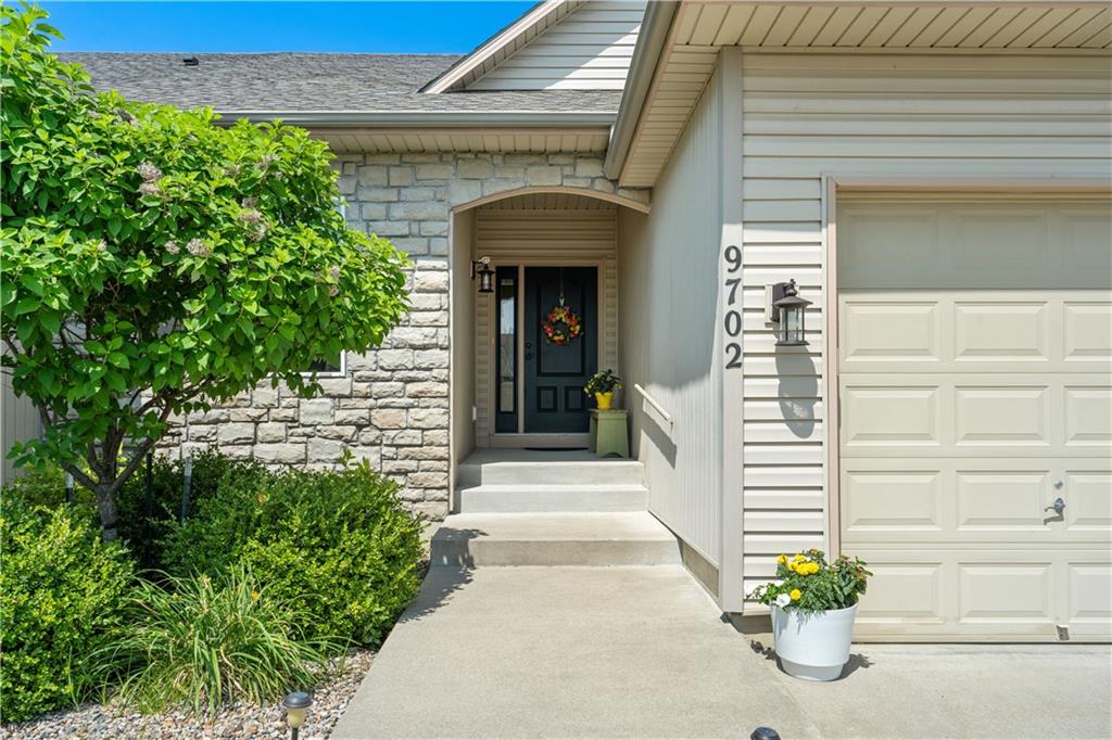 9702 N Smalley Avenue