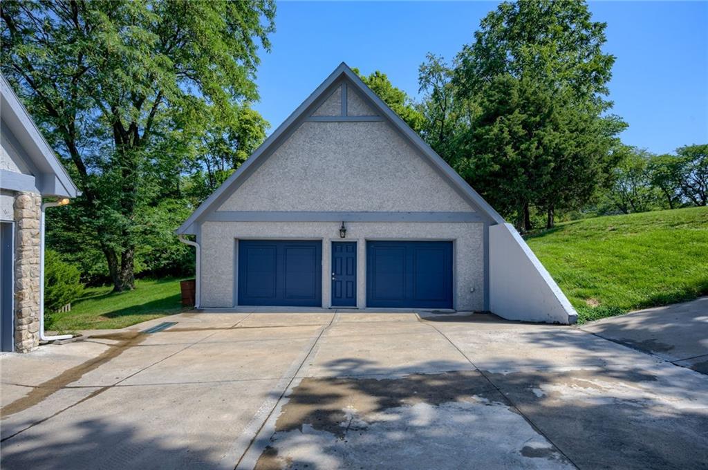 7106 Whispering Woods Drive