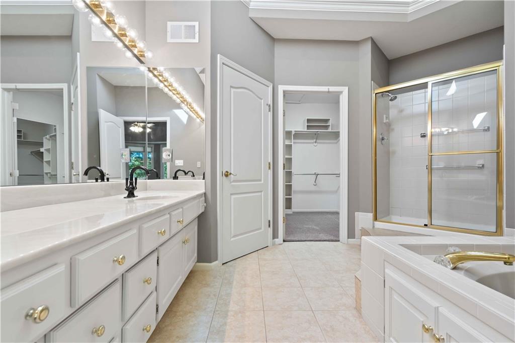 8508 NW Lakeview Drive