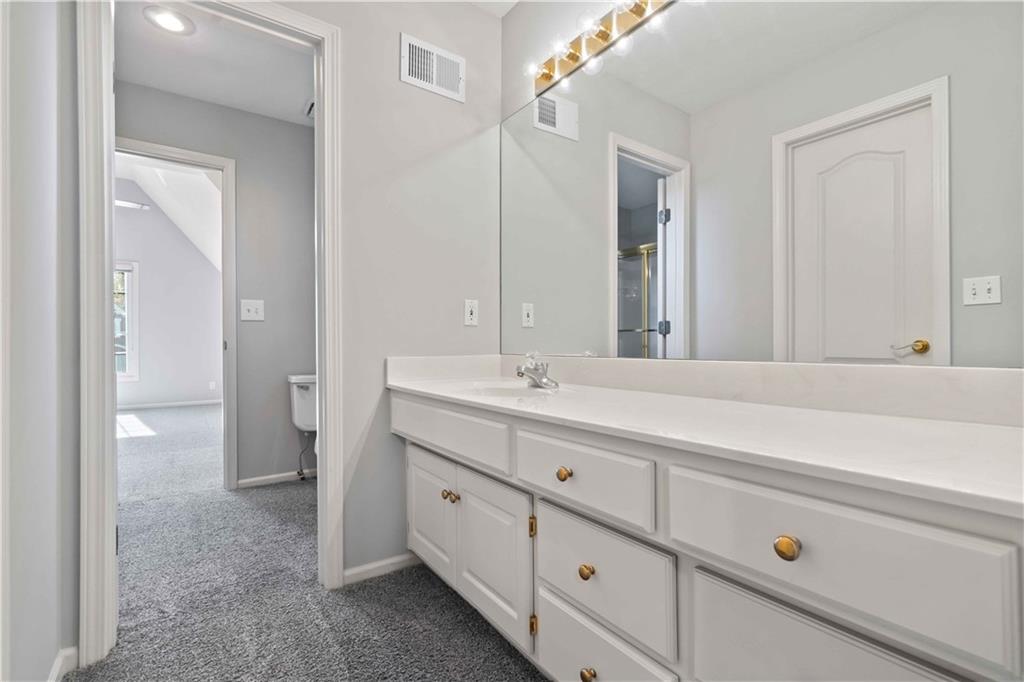 8508 NW Lakeview Drive