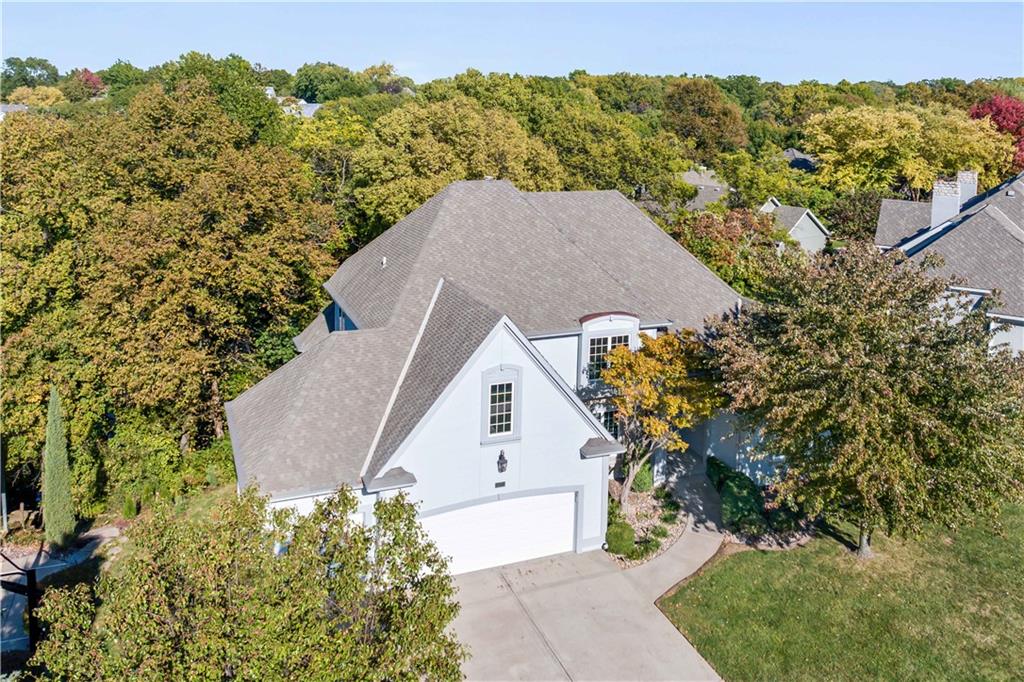 8508 NW Lakeview Drive