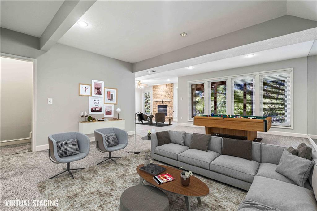 8508 NW Lakeview Drive