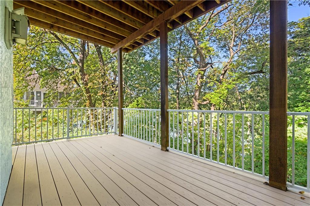 8508 NW Lakeview Drive