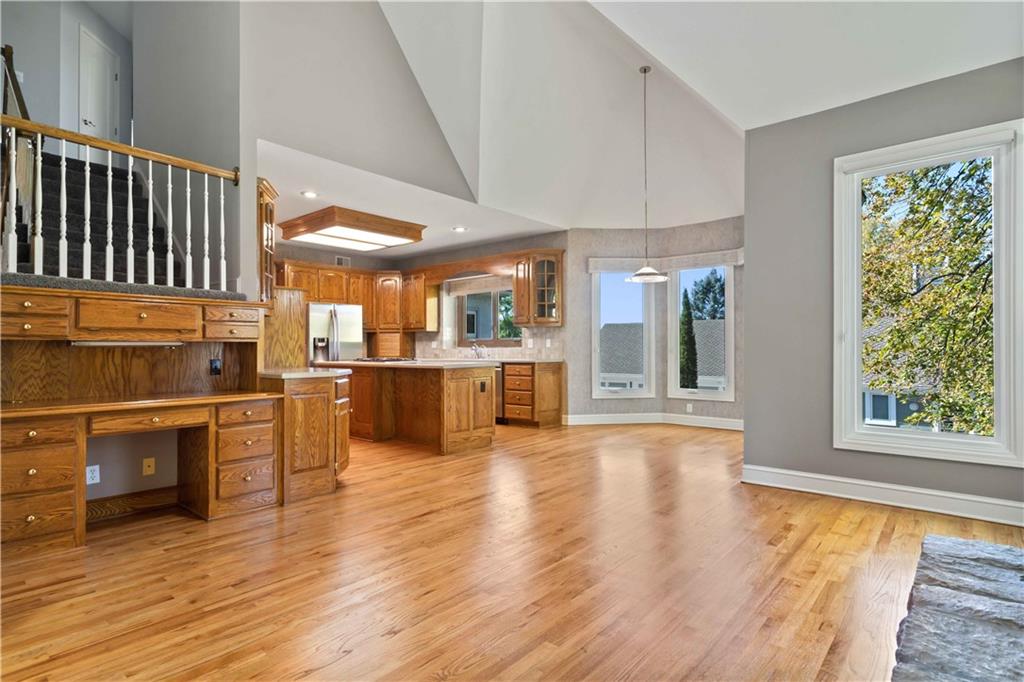 8508 NW Lakeview Drive